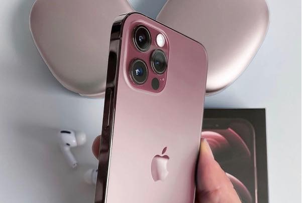 iPhone 13 Pro Max 新色ローズゴールドはこんな感じ？発表が待ち遠しい 